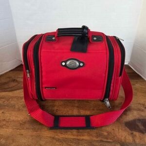Ricardo Beverly Hills Santa Cruz Red Travel Shoulder Straps Carry On Make Up Bag